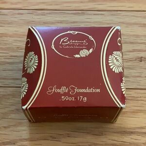 Last one online ! Discontinued- Bésame Soufflé Foundation